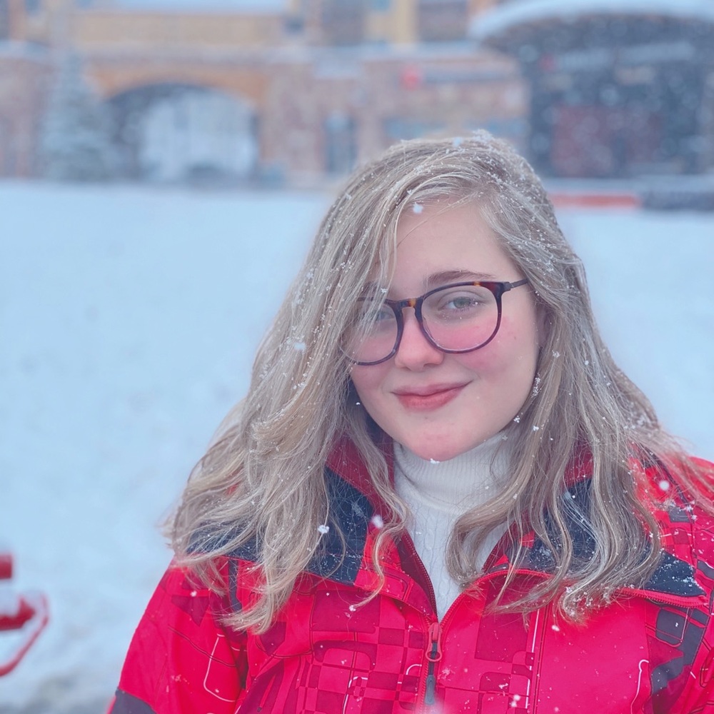 Meet your Posher, Daniela